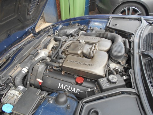 Jaguar xkr supercharged v8 - jaguar,