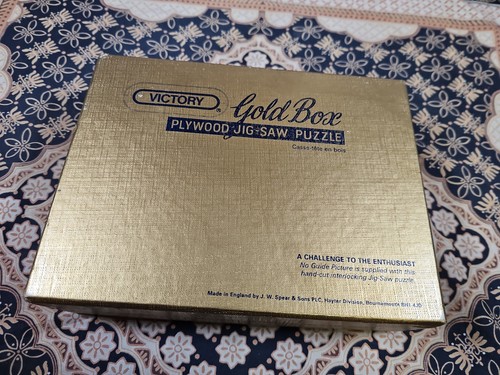 Victory gold box - victory, jig