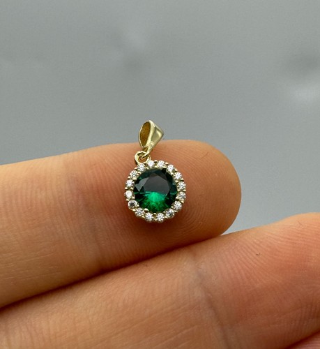 Solid 9ct yellow gold - yellow, green