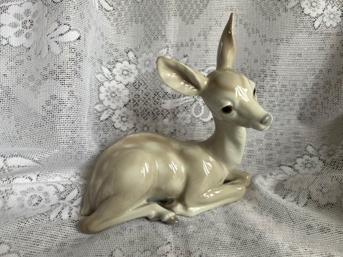 Lladro sitting deer - deer, fawn