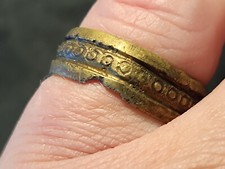 Saxon bronze ring & dot finger