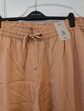 ladies trousers size 20