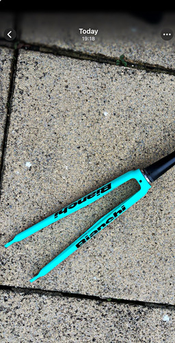 Bianchi carbon fibre road bike - fibre,