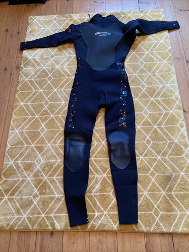 Three 3mm wetsuit size - o, wetsuit,