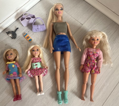 Barbie doll bundle - ,