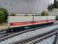 Hornby freightliner container wagon for OO gauge model train set
