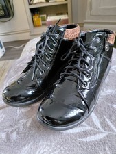 Ladies Pavers Black Patent