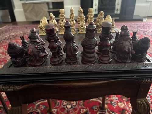 Alice wonderland chess set - in,