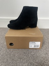 Women’s Dune Boots Size 5