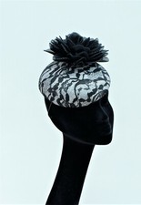 Carrie - Black & White Lace