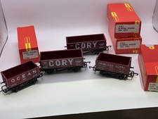 Hornby 4 Freight Wagons R090