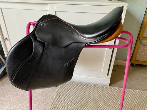 Stubben jump saddle - jump,