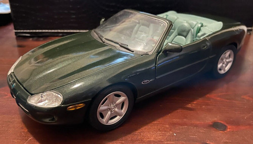 Die cast jaguar - die,