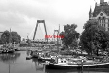 PHOTO  1990 NETHERLANDS ROTTERDAM CANAL OLD HARBOUR WITTE HUIS AND BARGES