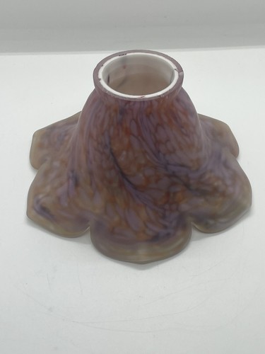 Vintage ruffled glass lamp
