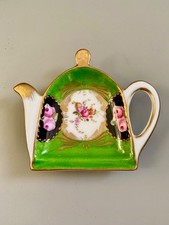 A Unique Porcelain Teapot