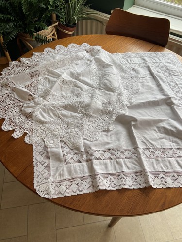 White tablecloths round - white, 1