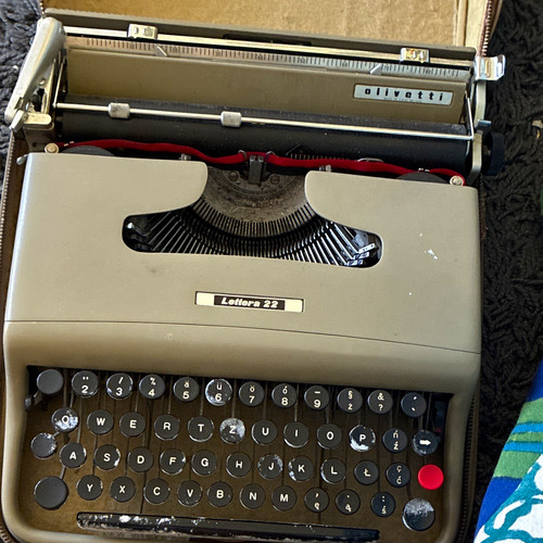 Olivetti lettera portable - olivetti, 32