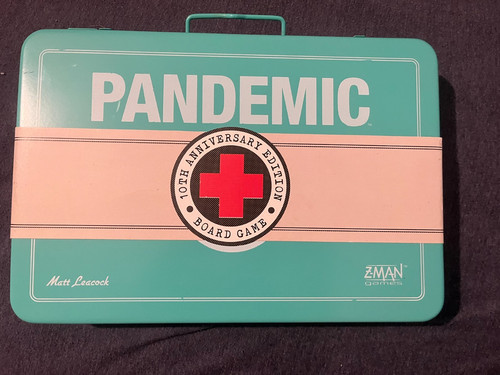 Pandemic board game deluxe - board,
