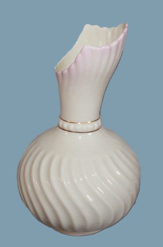 Belleek porcelain cream pink - &,