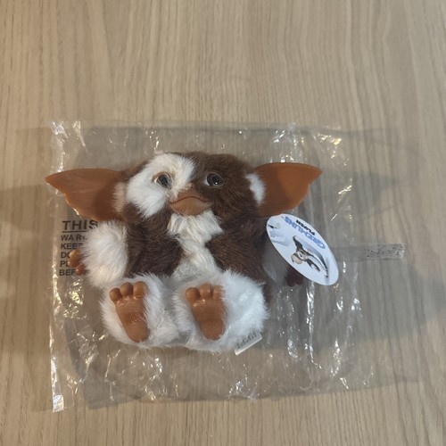Neca gremlins gizmo plush - neca,