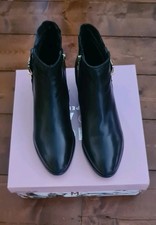 MODA IN PELLE SIZE 6 BLACK