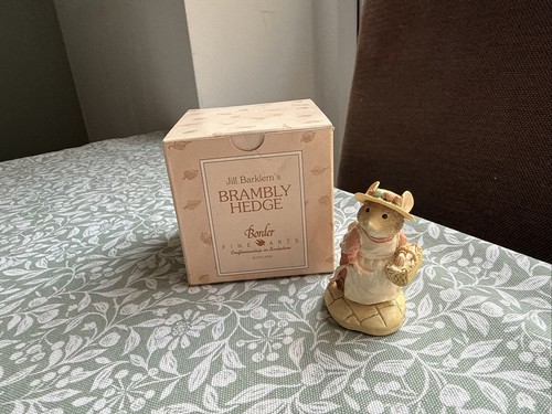 Brambly hedge figure border - figure,,