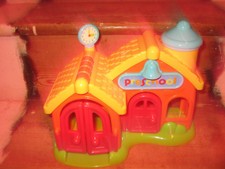 ELC SOUNDS PRE SCHOOL CLASSROOM HOUSE CLOCK OPENING DOORS NEEDS BATTERY  11 INS 