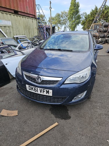 Vauxhall astra wheel nut - j,