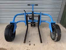 Rough terrain pallet truck