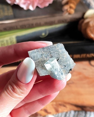 Raw rough aquamarine specimen - raw,