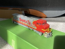 Overland Models Inc AT&SF Dash 8-40BW Model Train OMI painted 