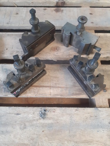 Colchester student tool post