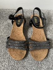 Lotus Wedge Sandals Size 5