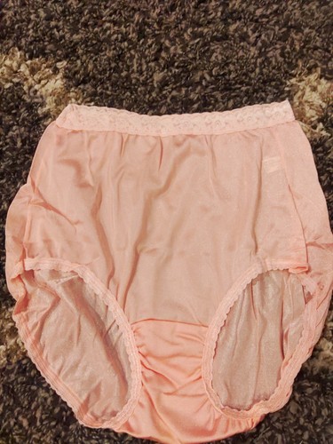 Hanes size panties - 6, w/lace