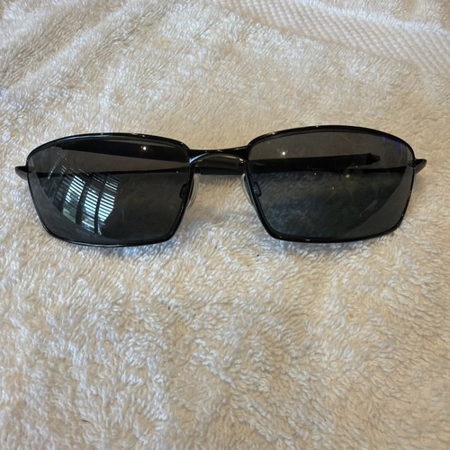 Oakley square whisker - "square, whisker"