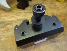 Lathe quick change tool holder