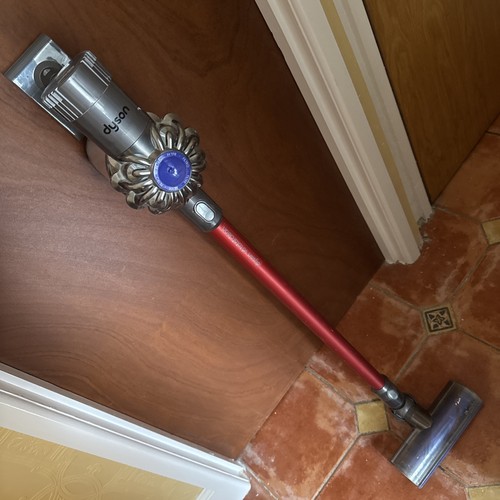 Dyson dc62 cordless - v6,