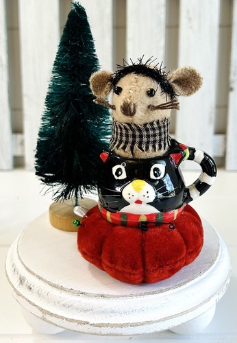 Primitive christmas mouse pin - primitive,