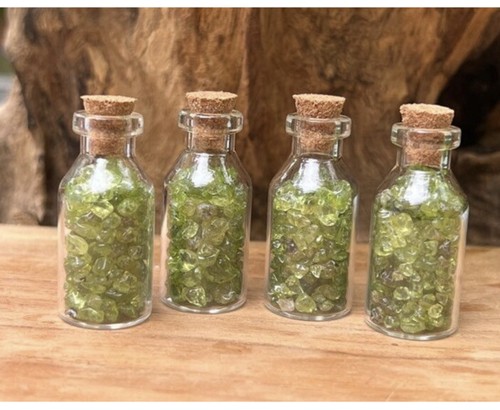 Peridot crystal chips - peridot, august