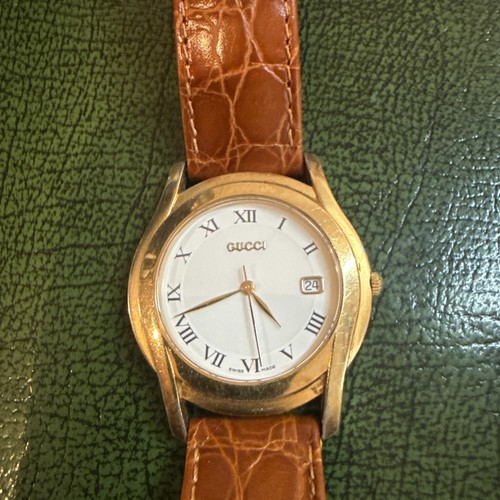 Gucci 5400m white dial gold - white,