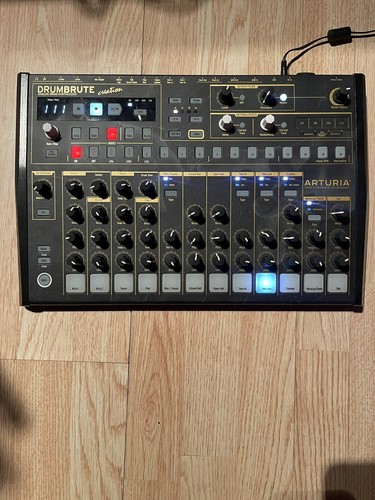 Arturia drumbrute analog drum - arturia,