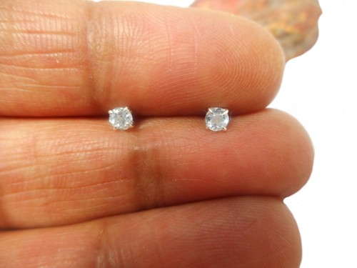 Small round blue topaz - blue,