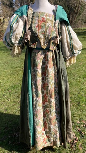 Tudor aristocracy gown dress - aristocracy, gown/dress