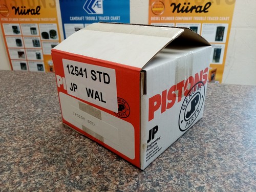 Austin a40 1200 piston set - austin,