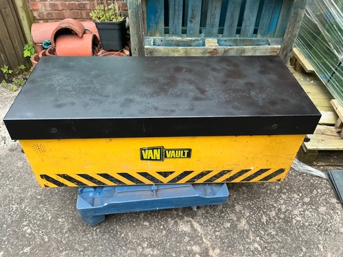 Van vault outback - vault,