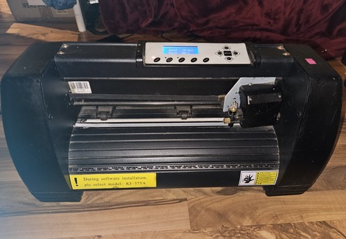 Vinyl cutting machine with - vinyl,