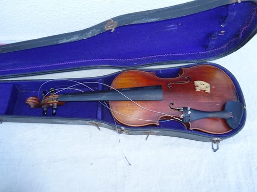 Vintage violin - violin, full