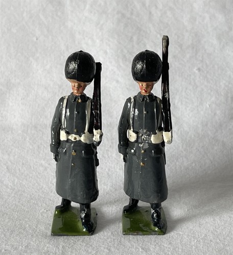 Vintage toy soldiers - toy,