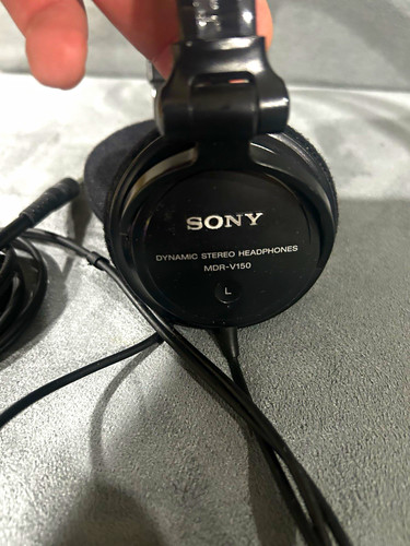 Sony mdr v150 - on-ear, wired